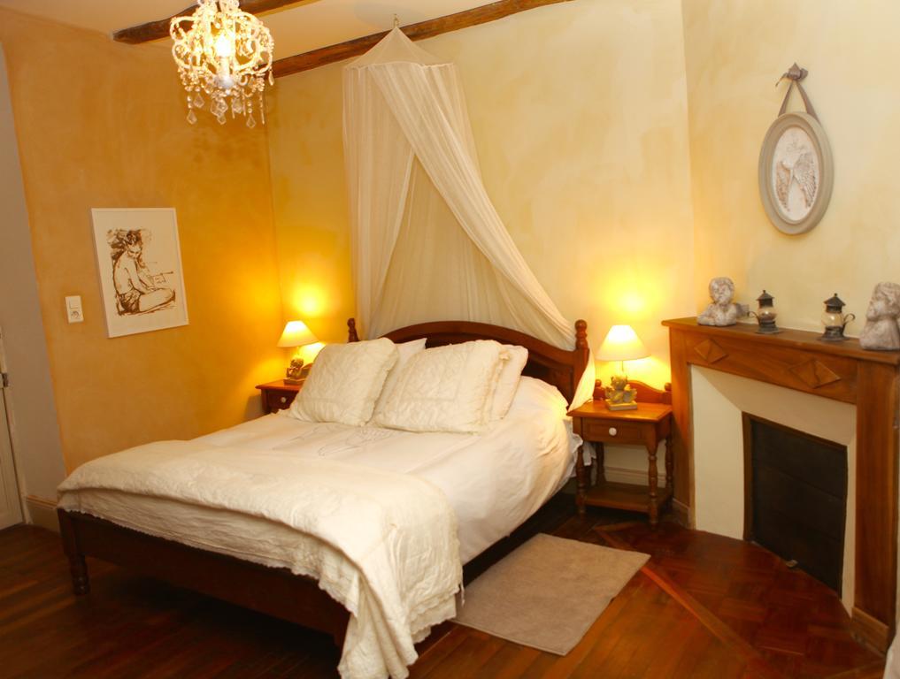 Le Relais Des Anges Bed & Breakfast Mercues Luaran gambar