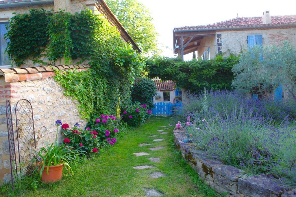 Le Relais Des Anges Bed & Breakfast Mercues Luaran gambar